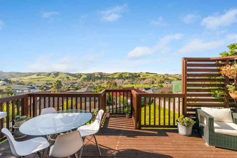 Photo of property in 6 Rautawhiri Road, Helensville, 0800