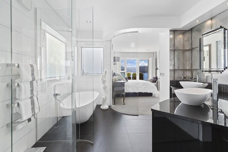 Photo of property in 11u2- Maida Vale Road, Roseneath, Wellington, 6011