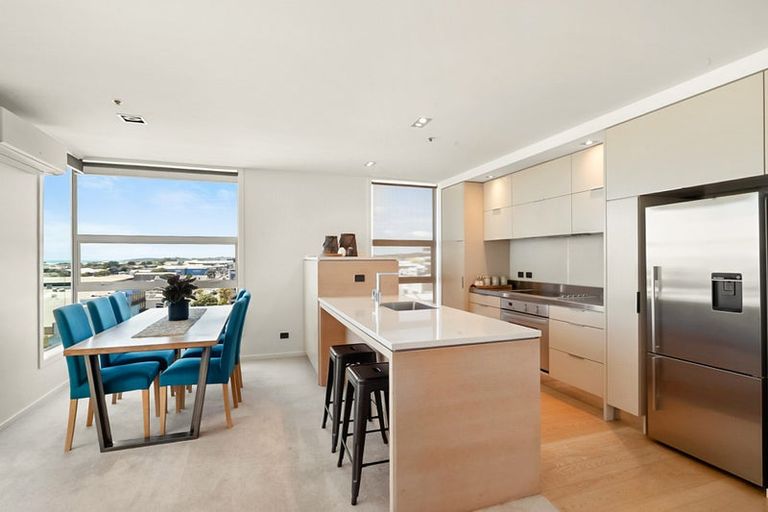 Photo of property in 22 Liardet Apartments, 502/22 Liardet Street, New Plymouth, 4310