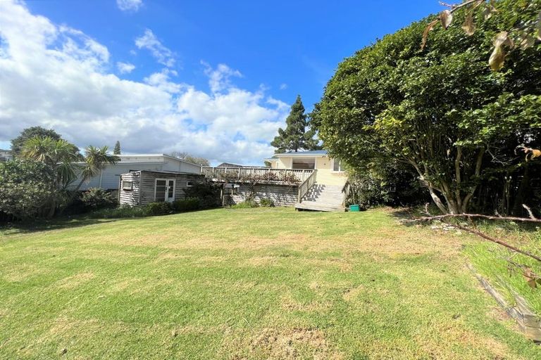 Photo of property in 21 Matipo Road, Te Atatu Peninsula, Auckland, 0610