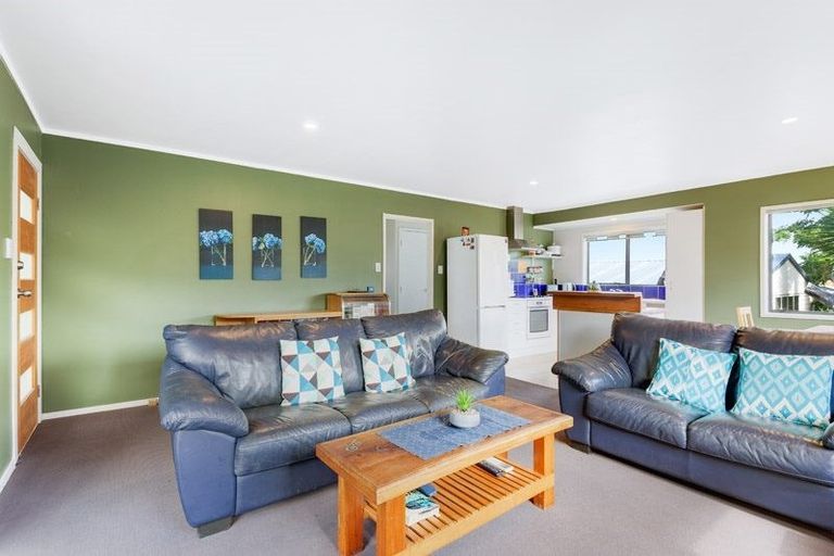 Photo of property in 21 Riserra Drive, Ranui, Auckland, 0612