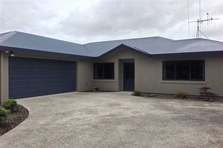 Photo of property in 18 Saxon Woods Drive, Rototuna North, Hamilton, 3210