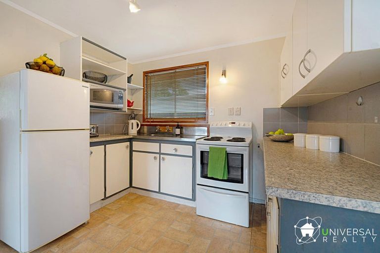 Photo of property in 1a/3 Divich Avenue, Te Atatu South, Auckland, 0610