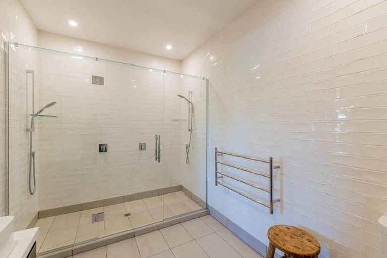 Photo of property in 15 Richmond Avenue, Waikanae, 5036