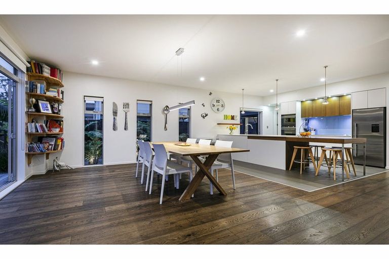 Photo of property in 11 Kelmore Place, Schnapper Rock, Auckland, 0632
