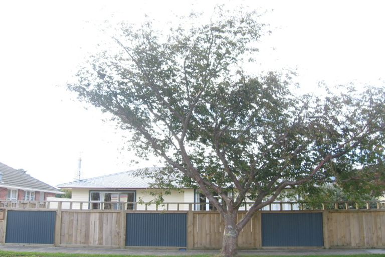 Photo of property in 10 Charles Street, Clouston Park, Upper Hutt, 5018
