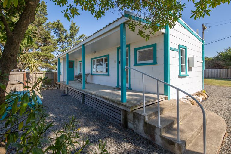 Photo of property in 19 South Crescent, Amberley, 7481
