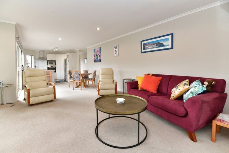 Photo of property in 44a Hatton Road, Orewa, 0931