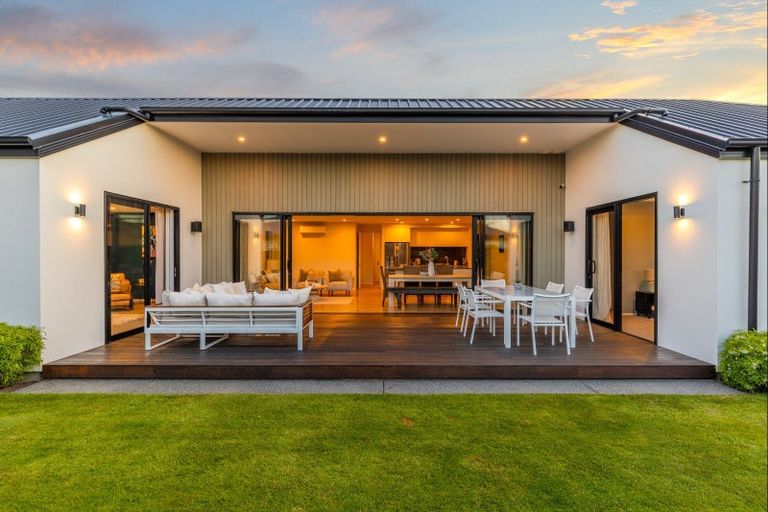 Photo of property in 18 Karere Avenue, Marshland, Christchurch, 8083