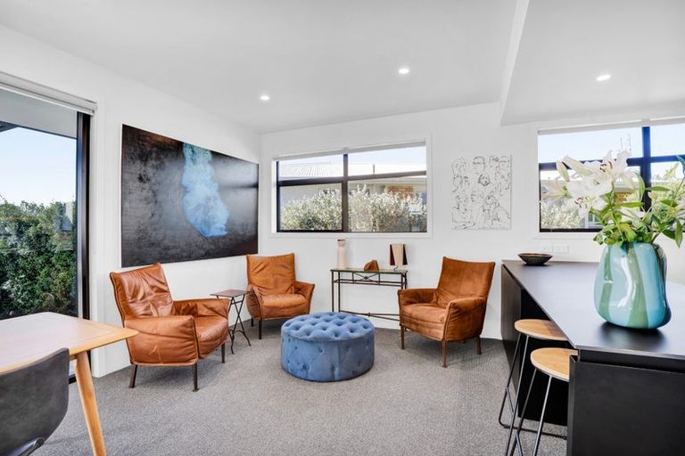 Photo of property in 40d Awanui Street, Merrilands, New Plymouth, 4312