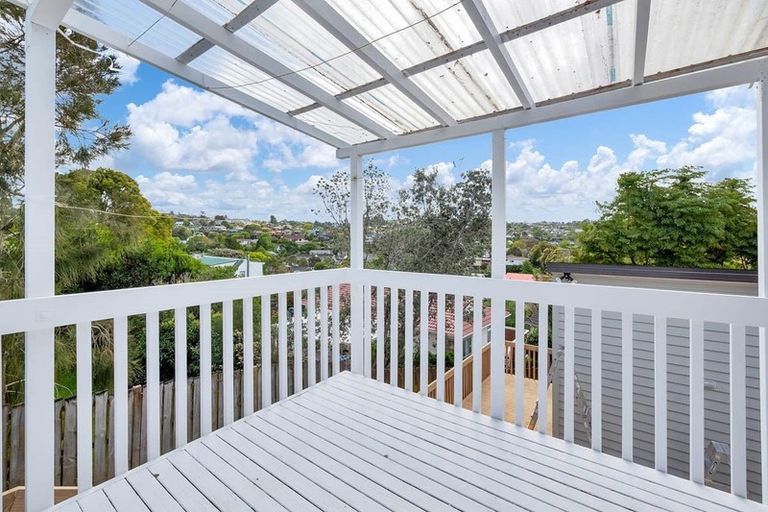 Photo of property in 34 Oaktree Avenue, Browns Bay, Auckland, 0630