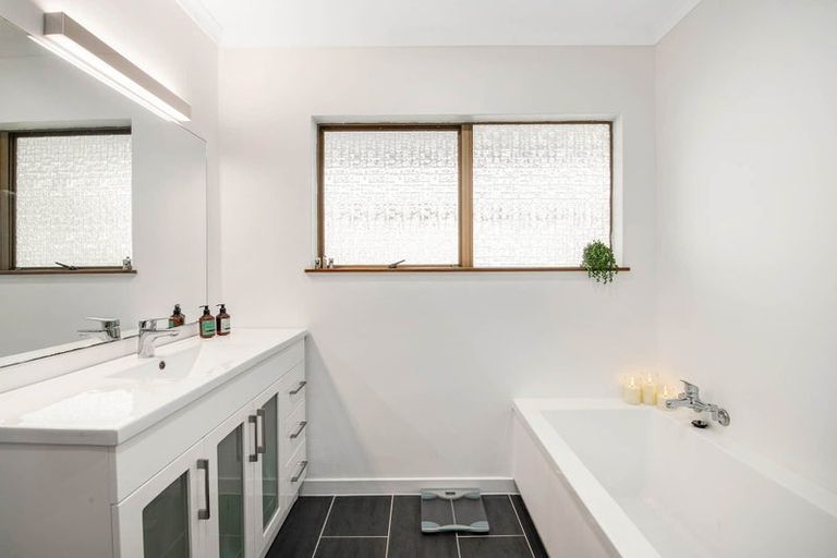 Photo of property in 39 Gledstane Road, Stanmore Bay, Whangaparaoa, 0932