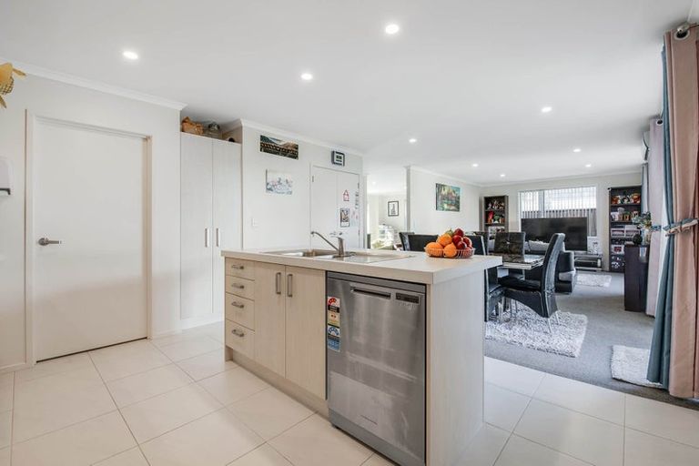 Photo of property in 17 Trevally Place, Snells Beach, 0920