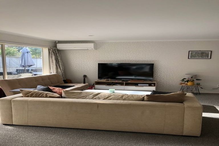 Photo of property in 24b Palmgreen Court, Stanmore Bay, Whangaparaoa, 0932