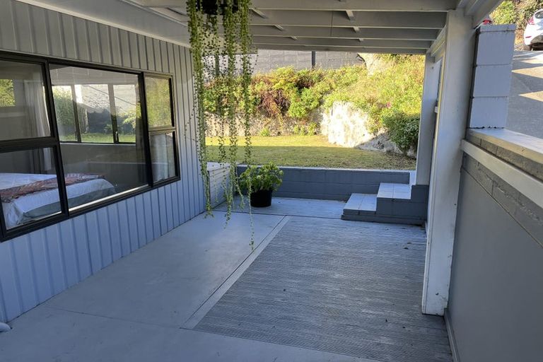 Photo of property in 2/77 Shakespeare Road, Bluff Hill, Napier, 4110