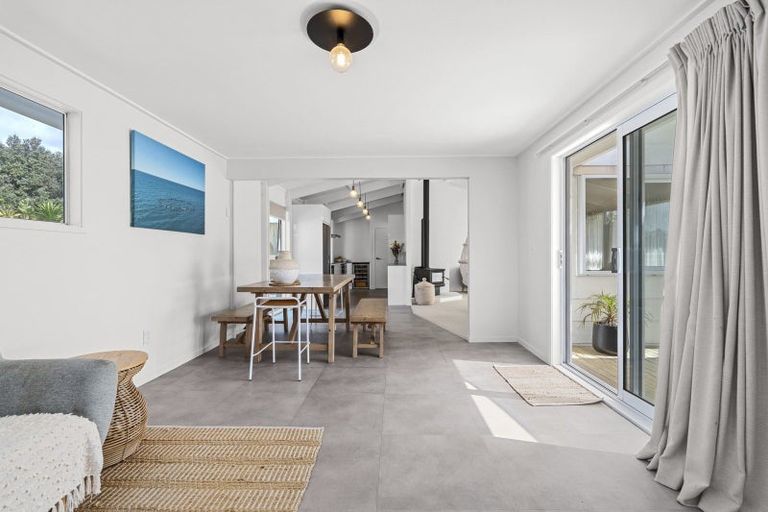 Photo of property in 46 Donnelly Street, Oakura, 4314