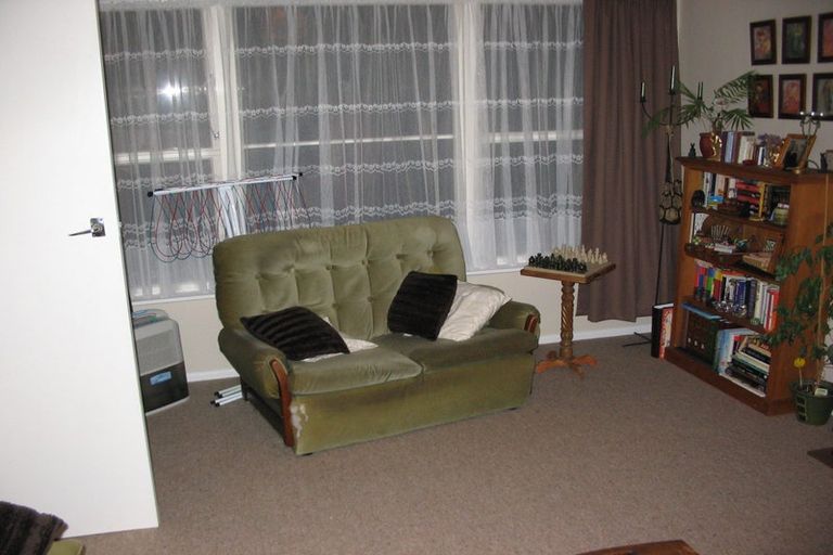 Photo of property in 26 Holmes Grove, Naenae, Lower Hutt, 5011