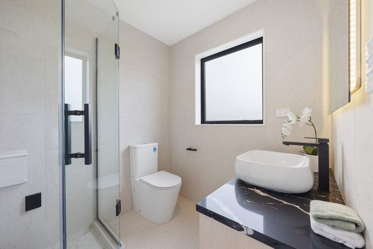 Photo of property in 2f Hughs Way, Flat Bush, Auckland, 2019