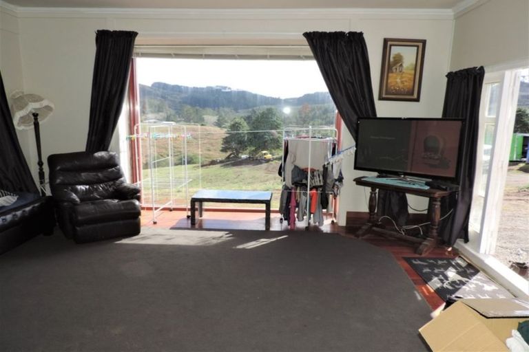 Photo of property in 13 Edwards Avenue, Henderson, Auckland, 0610