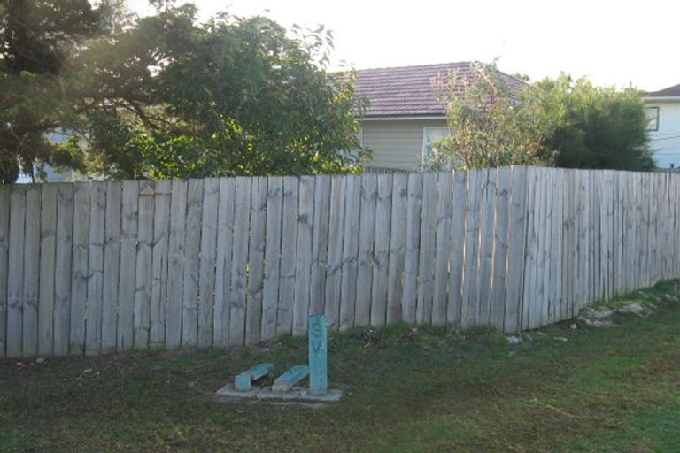 Photo of property in 1/523 Glenfield Road, Glenfield, Auckland, 0629
