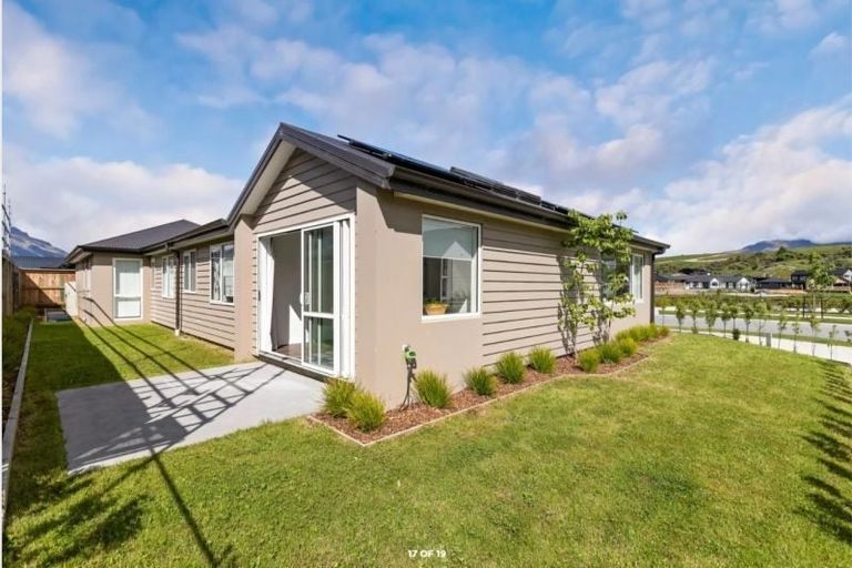 Photo of property in 15 Lincoln Road, Jacks Point, 9371