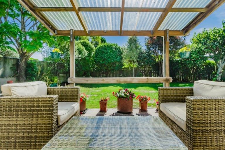 Photo of property in 4 Iti Grove, Waikanae, 5036