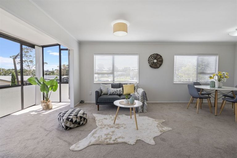 Photo of property in 23 Flaunty Place, West Harbour, Auckland, 0618