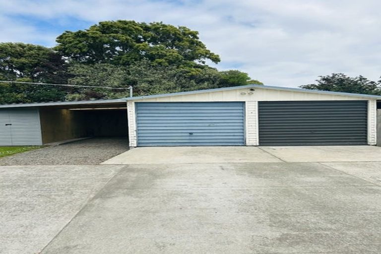 Photo of property in 17 Pembroke Street, Avondale, Christchurch, 8061