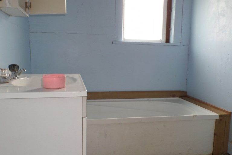 Photo of property in 173 Peel Street, Westport, 7825