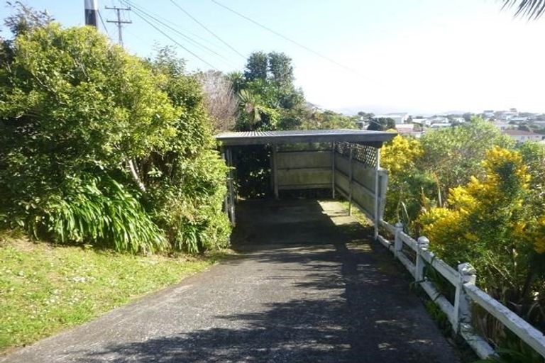 Photo of property in 91 Ruskin Road, Newlands, Wellington, 6037