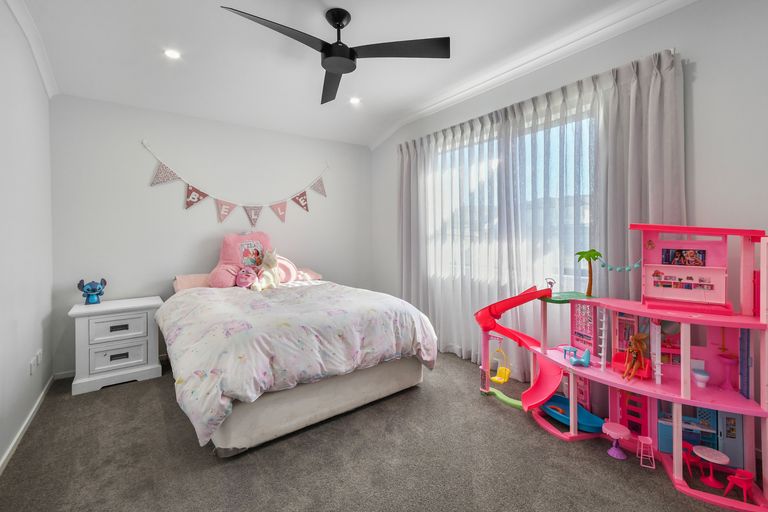 Photo of property in 28 Thomason Crescent, Pokeno, 2402