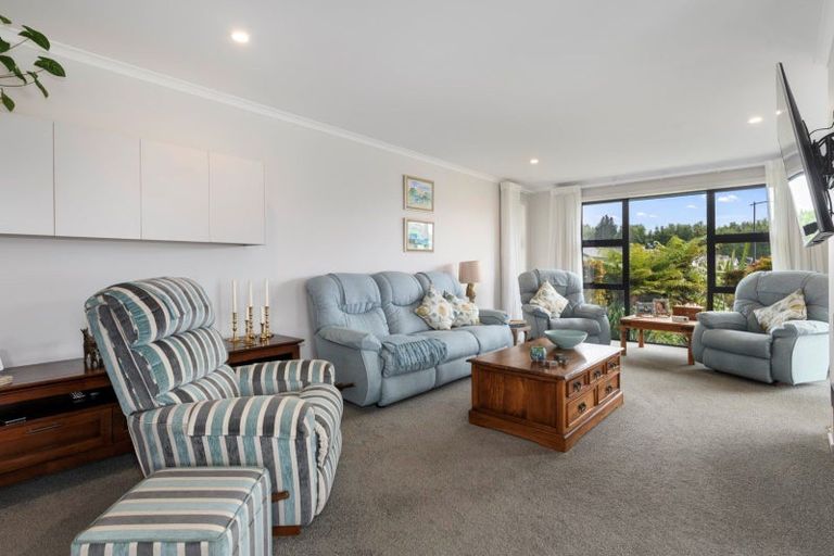 Photo of property in 2 Vesey Drive, Katikati, 3129