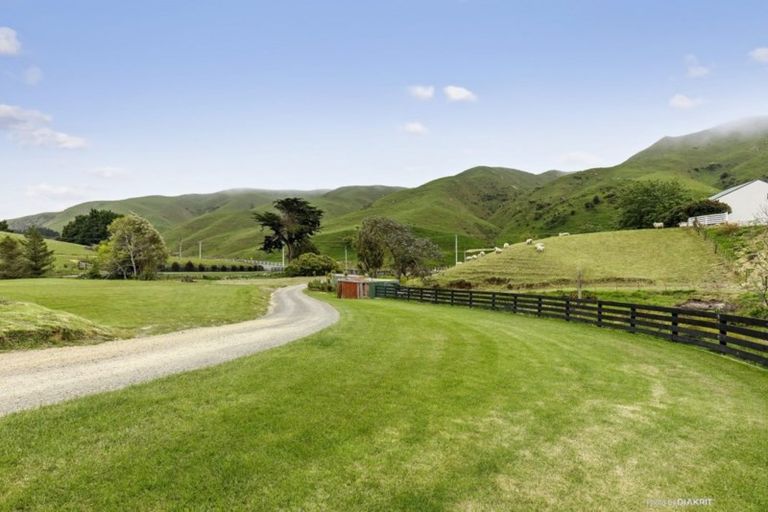 Photo of property in 974 Ohariu Valley Road, Ohariu, Wellington, 6037