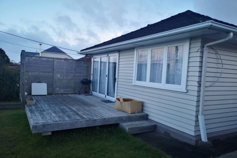 Photo of property in 7 Tatau Way, Te Atatu Peninsula, Auckland, 0610
