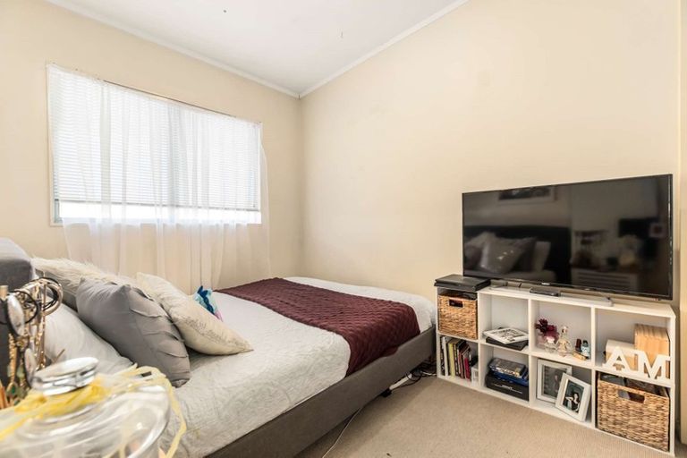 Photo of property in 2/150 Chapel Road, Flat Bush, Auckland, 2019