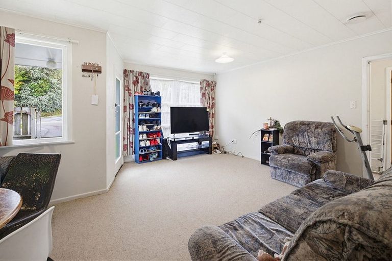 Photo of property in 42b Black Rock Road, Newlands, Wellington, 6037