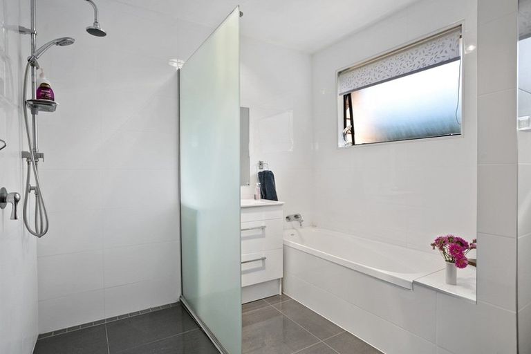 Photo of property in 24 Taylor Street, Cambridge, 3434