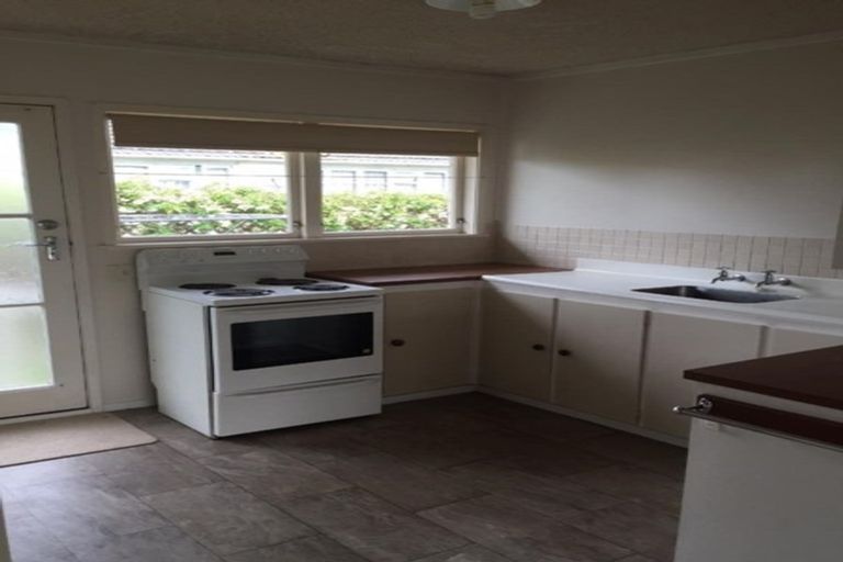 Photo of property in 2/66 Great South Road, Papakura, 2110