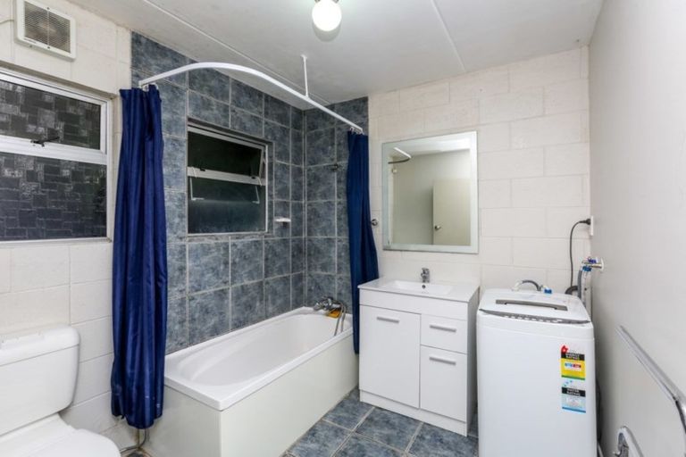 Photo of property in 8 Carrington Street, Lower Vogeltown, New Plymouth, 4310