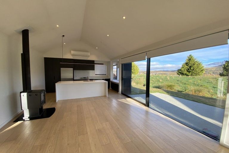 Photo of property in 5 Kotuku Lane, Jacks Point, Queenstown, 9371