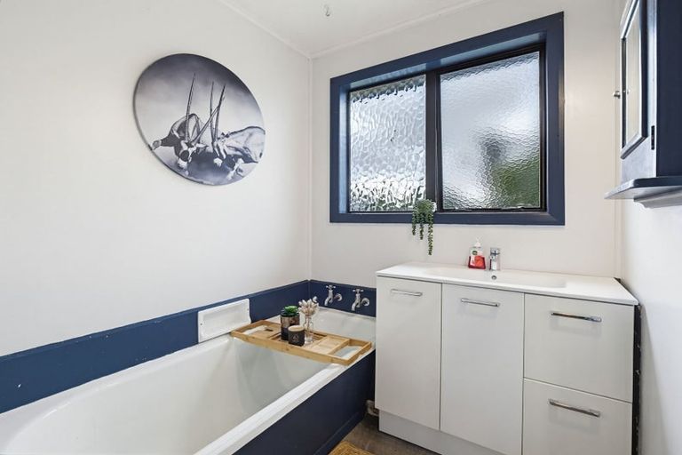 Photo of property in 17 Neptune Street, Dannevirke, 4930