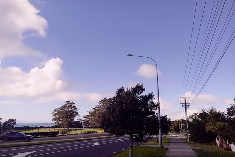 Photo of property in 288 East Coast Road, Forrest Hill, Auckland, 0620