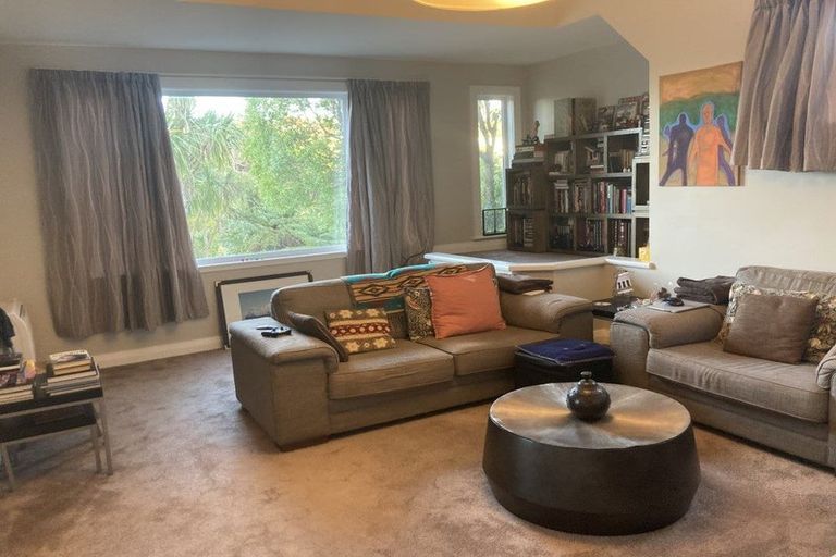 Photo of property in 40 Garden Road, Northland, Wellington, 6012