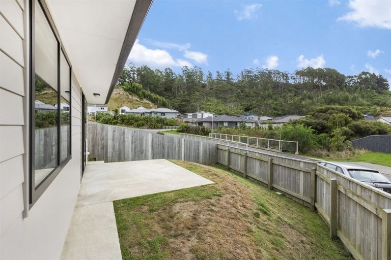 Photo of property in 8 Hull Place, Whitby, Porirua, 5024