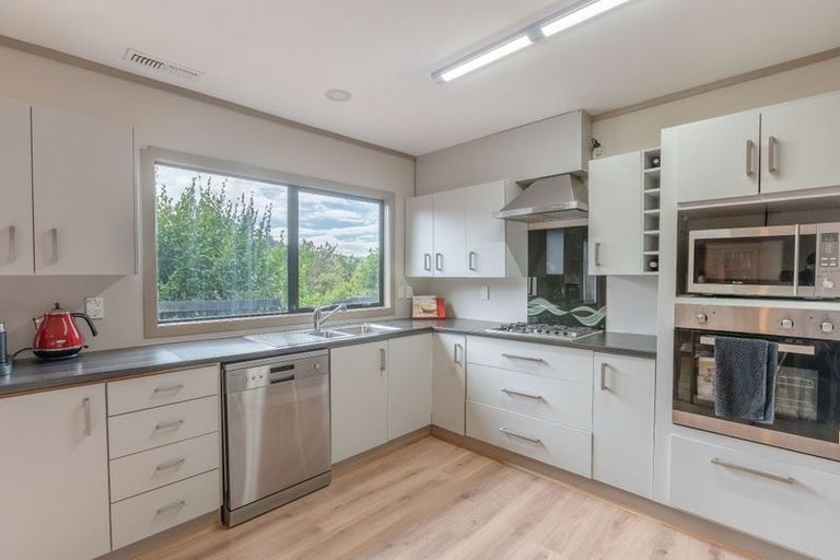 Photo of property in 2/18 Sailmaker Close, Whitby, Porirua, 5024