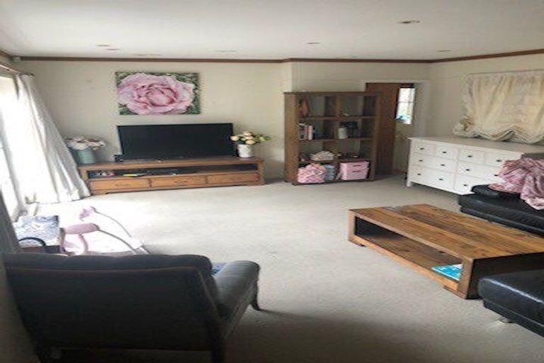 Photo of property in 92b Upper Harbour Drive, Greenhithe, Auckland, 0632