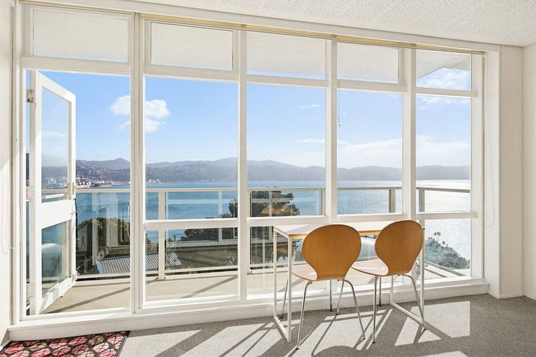 Photo of property in Gateway Apartments, 19 Maida Vale Road, Roseneath, Wellington, 6011