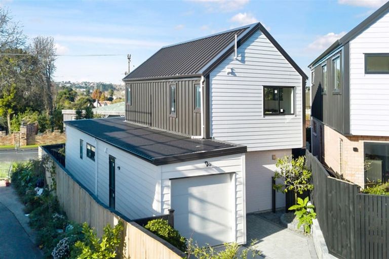 Photo of property in 40d Nikau Street, New Lynn, Auckland, 0600