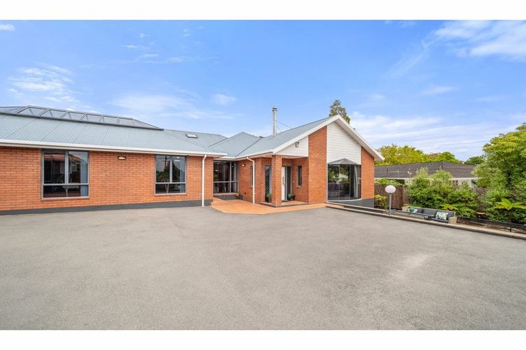 Photo of property in 37 Englefield Road, Belfast, Christchurch, 8051