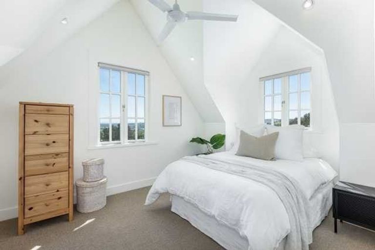 Photo of property in 155 Durham Drive, Havelock North, 4130